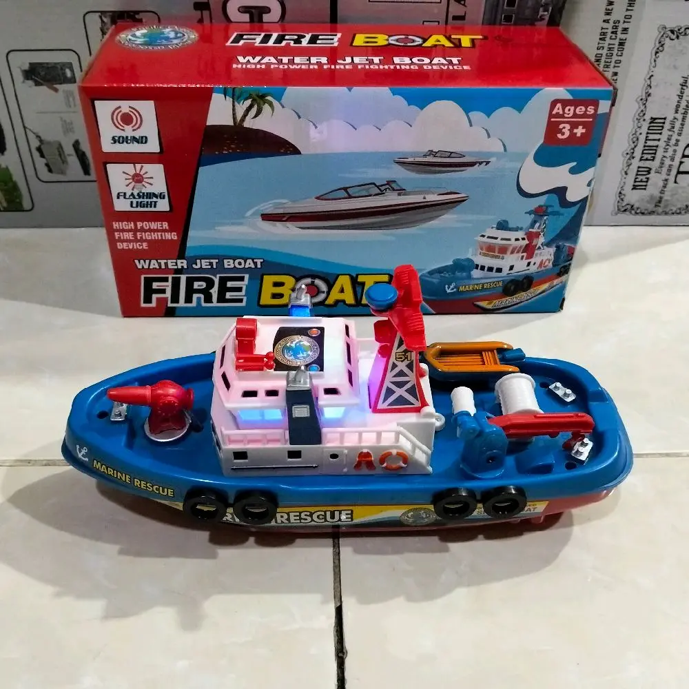 Mainan Kapal Fire Boat bisa jalan di atas air ada suara sirine dan lampu