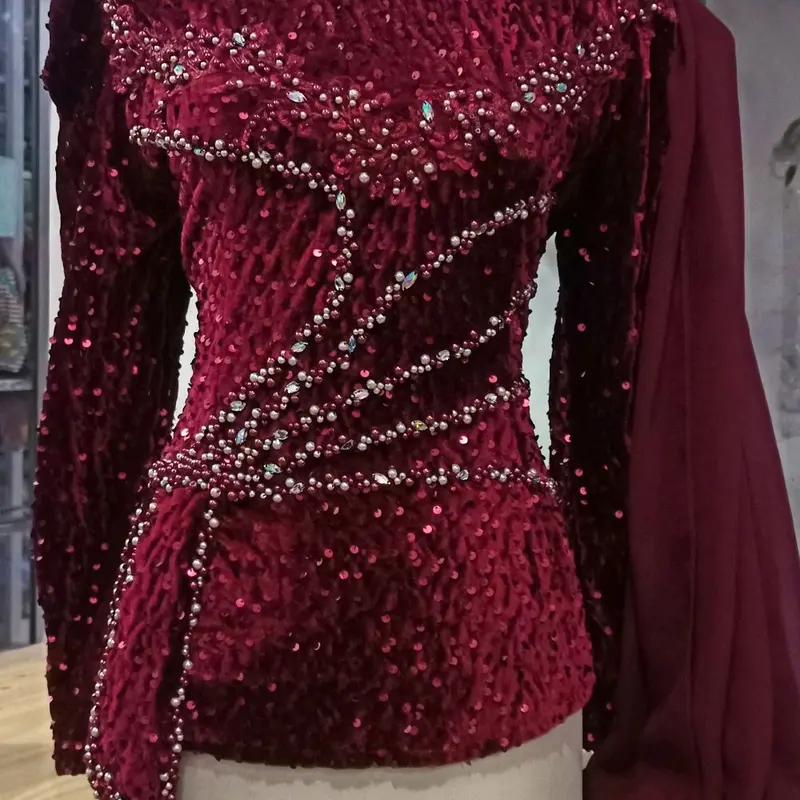 kebaya bludru squin versi hijab 1