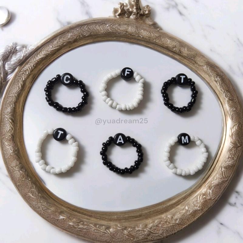 Paket 4pcs Cincin Alfabet Manik Manik 1