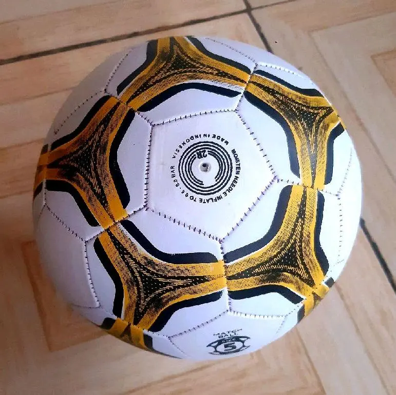 Bola sepak / Bola kaki/ Bola anak/Bola size 5/Bola bliter/ Bola Laraskuning