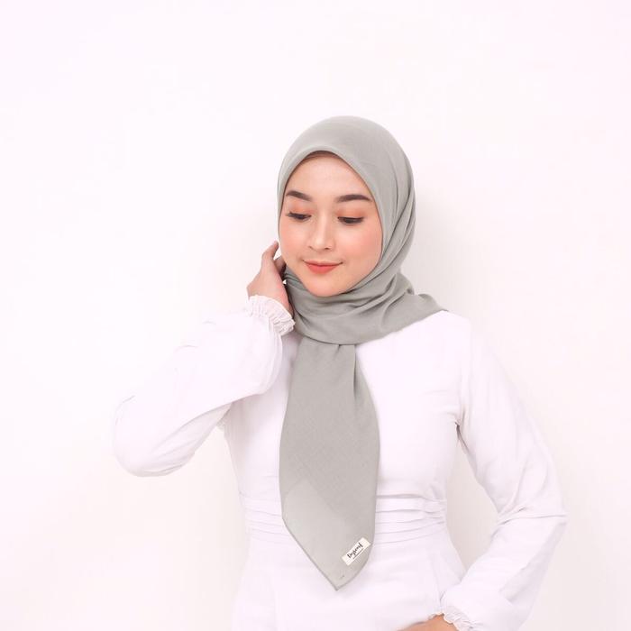 Gambar (Free Scrunchie Satin) Dazscarf Paris Premium Square - Broken White dari Dazscarf Kota Mojokerto Tokopedia