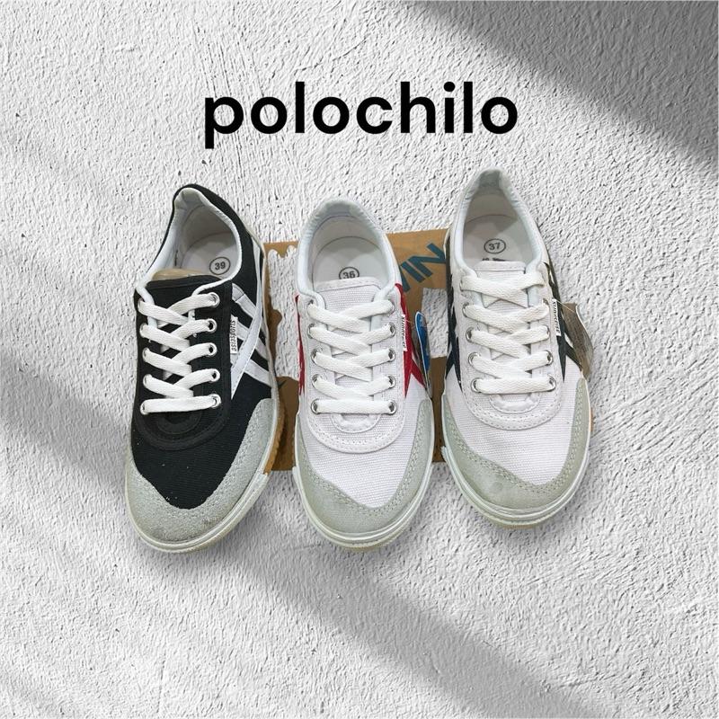  giày asia dây buộc có màu trắng xanh và trắng đỏ 