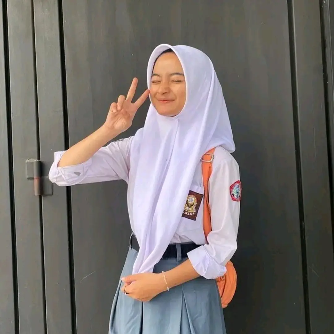 Hijab Segi Empat Paris Premium Anak Sekolah SMP dan SMA / Kerudung Segi 4 Basic Voal Polos Jahit Tepi Rapi Muslim Nyaman Tebal
