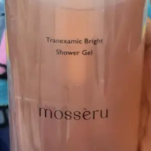 MOSSÈRU Shower Gel for Brightening with Tranexamic | Sabun Mandi Mencerahkan | Sabun Mandi Cair Pencerah Tubuh | Body Wash | Melembapkan