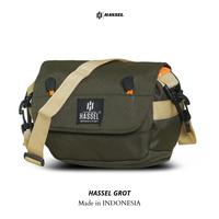 Gambar HASSEL GROT Tas Selempang Pria Casual Sling Bag Serut Mini Untuk HP - Black dari Hassel Indonesia Kota Tangerang 4 Tokopedia
