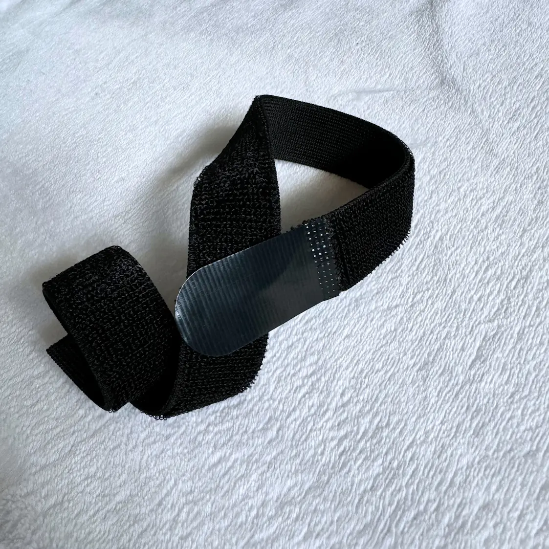 Recovry Kneesleeve Strap to prevent your kneesleeve from rolling down