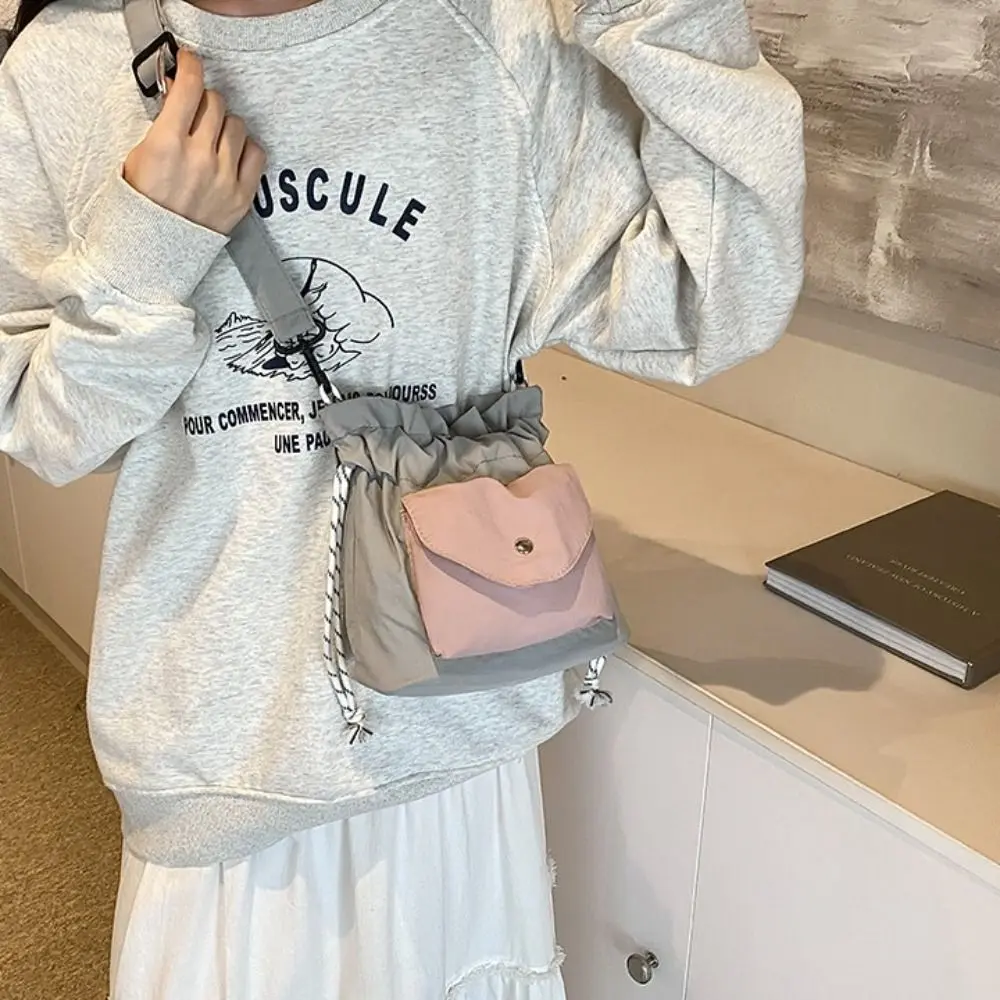 Trendy Lightweight Shoulder Bag with Pocket Commute Large Capacity Crossbody Bag Oxford Mini Drawstring Bag Unisex