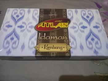 Product Review of Sarung Atlas Idaman Kembang - Motif BHS Hitam Batik from y**n 0