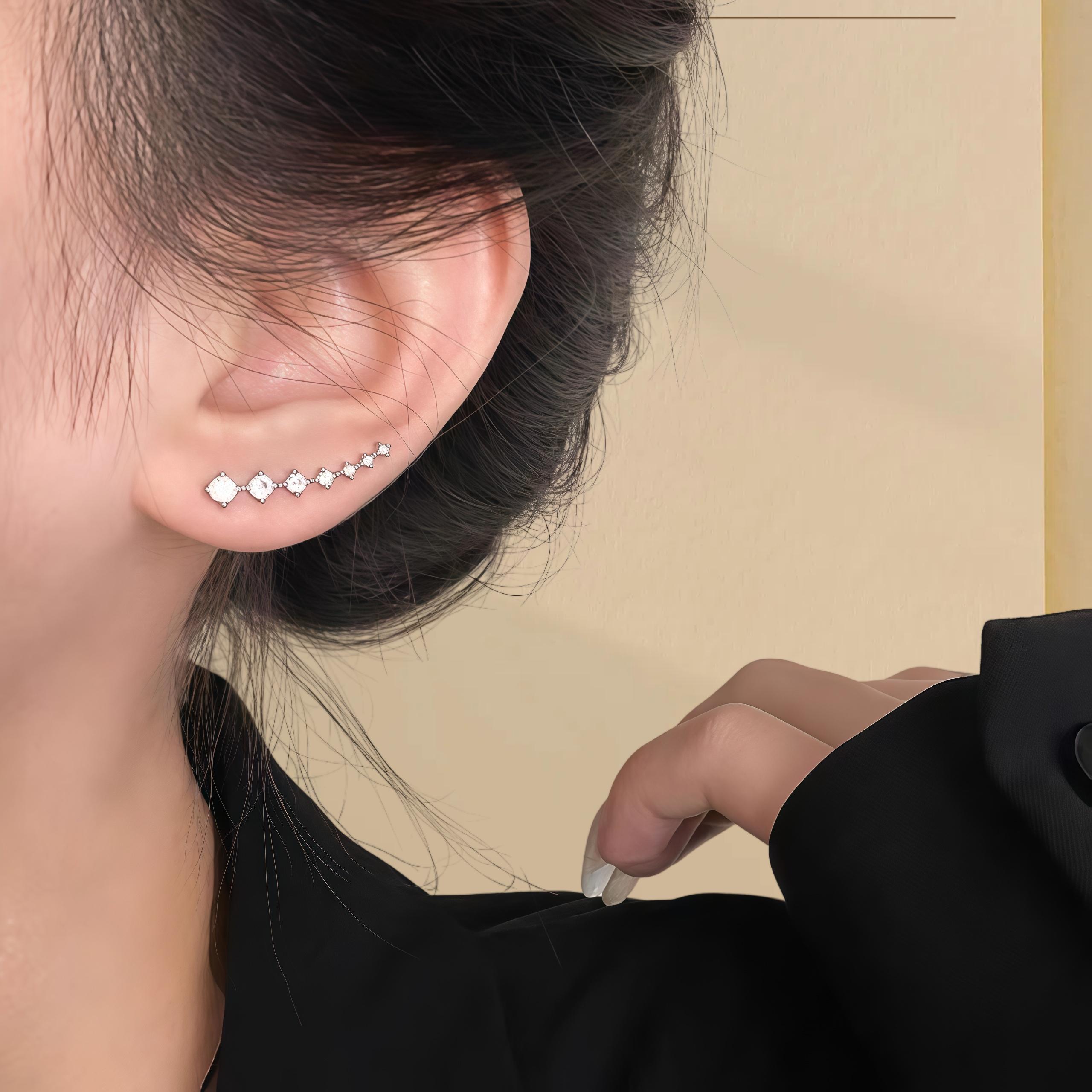 Cincin Berlian Empat Cakar: Sederhana tapi Mewah, Pas untuk Setiap Kesempatan