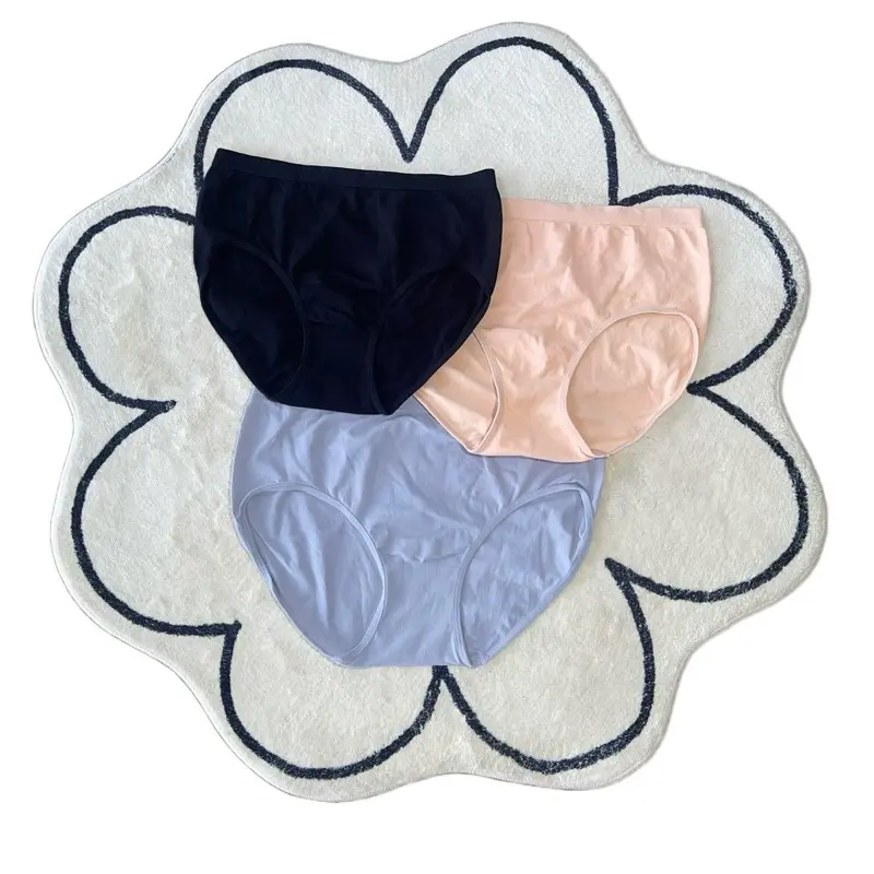 {La Sassy} Celana Dalam Panty Seamless Polos Nyaman Adem Anti Nyeplak Wanita