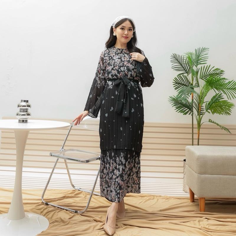 Chesi Pleats Dress Wanita 2