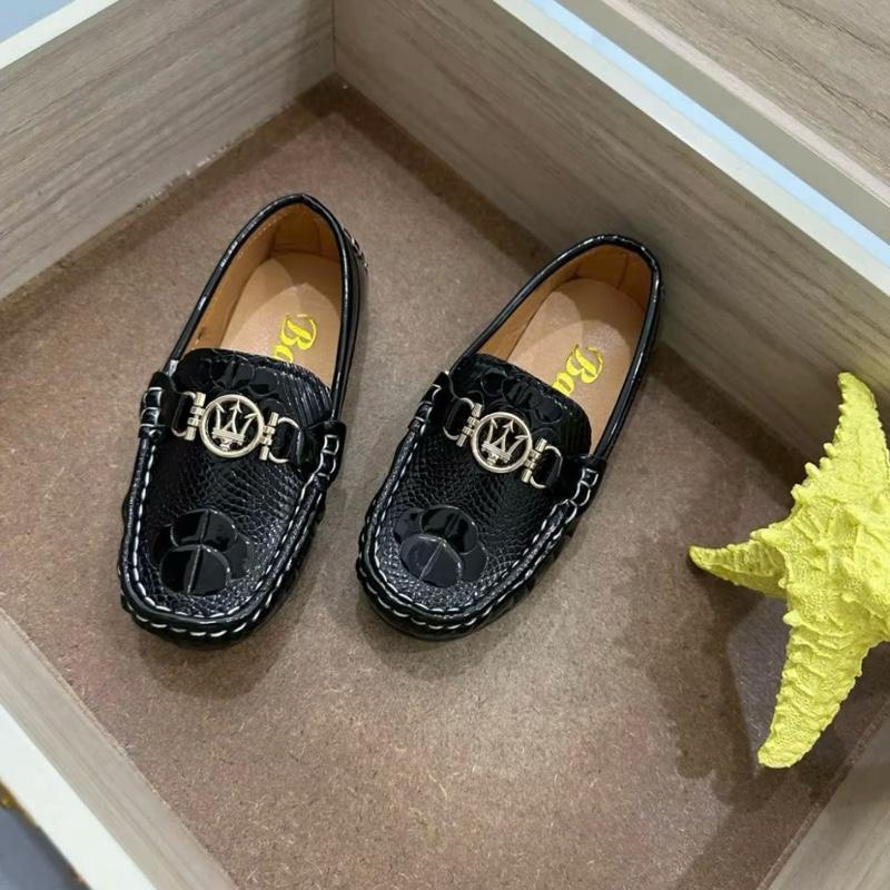  Giày lười dành cho bé trai từ 1 - 10 tuổi chất liệu da PU mềm nhẹ dễ đi. 