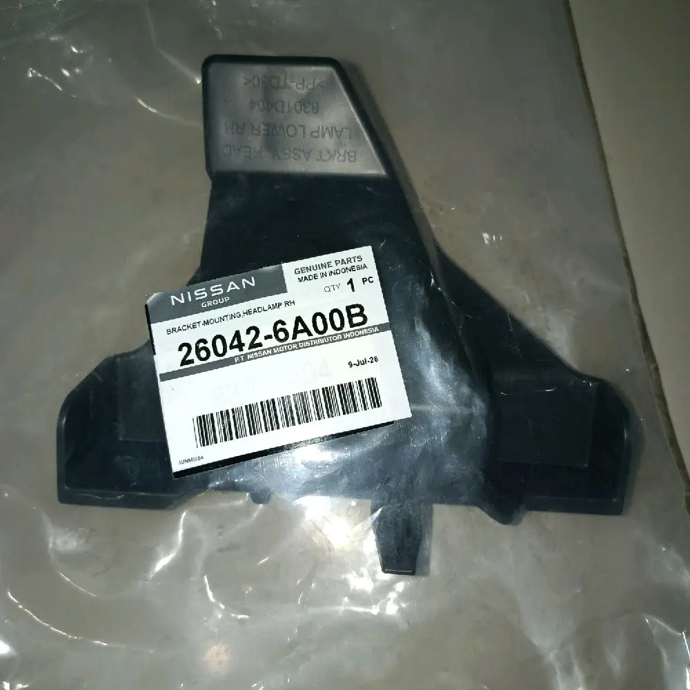 Bracket Headlamp RH/Bracket Lampu Depan Kanan Nissan Livina L12 Original