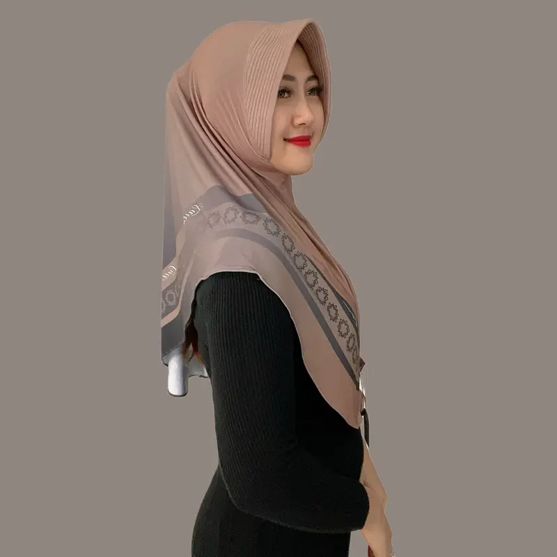 Indah Store - Hijab Instan Bergo Pet Motif Gisella By Laila Busa Lembut 8