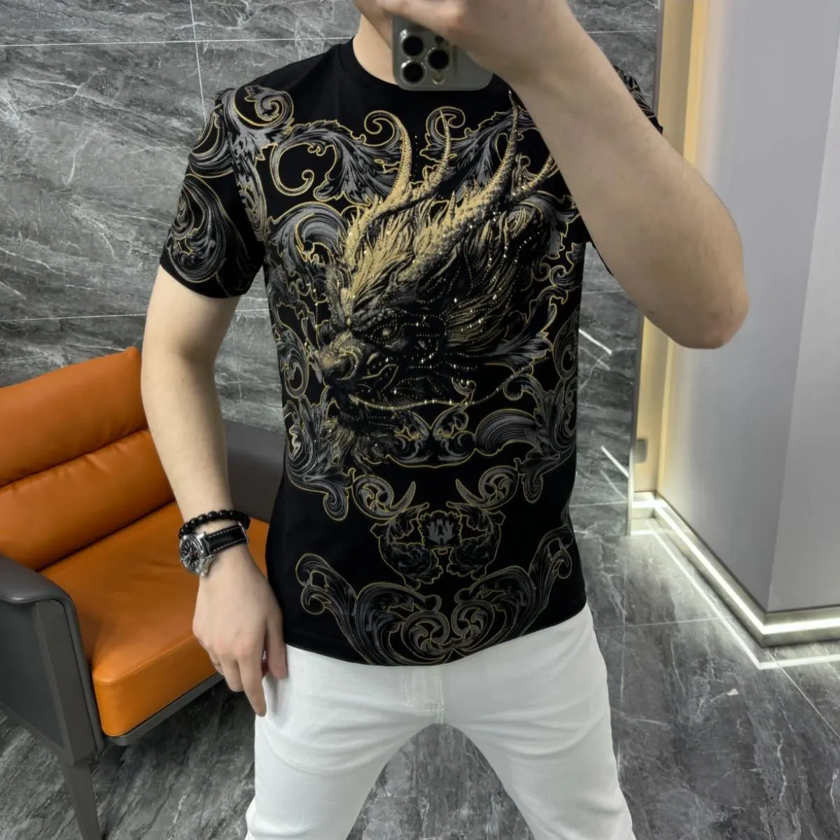 Kaos Fashion Unise Pria dan Wanita Muda dengan oversize clothing tshirt outfit cowok