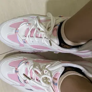 Tuta Serri Sepatu Sneakers Kets Tali Wanita Sport Shoes 23807-1 Casual Kasual Cewek Olahraga