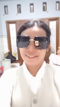 Product Review of TOSERBA Kacamata Warna Gradasi Tanpa Bingkai Oversize Kacamata Gaya Fashion Korea Lensa Hitam Wanita from Y**k R**a 0