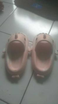 Product Review of Starlight Sendal Selop Anak Model Baby Shark Sandal Anak Karakter Hiu Cowok Cewek Unisex Sandal Casual Sandal Cewek Elastic Empuk HSN602 from R**🆗 1