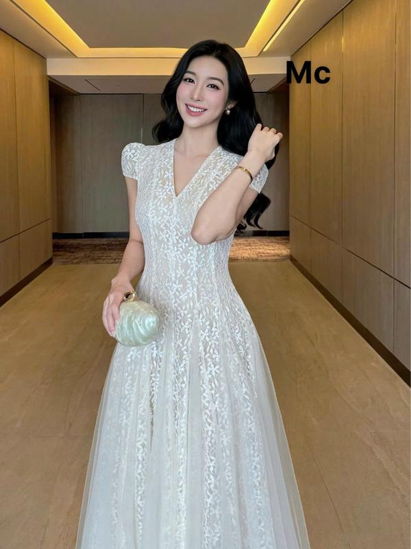 ĐẦM REN 2 LỚP DÁNG XÒE CỔ V CHÂN VÁY PHỐI LƯỚI -  T39
