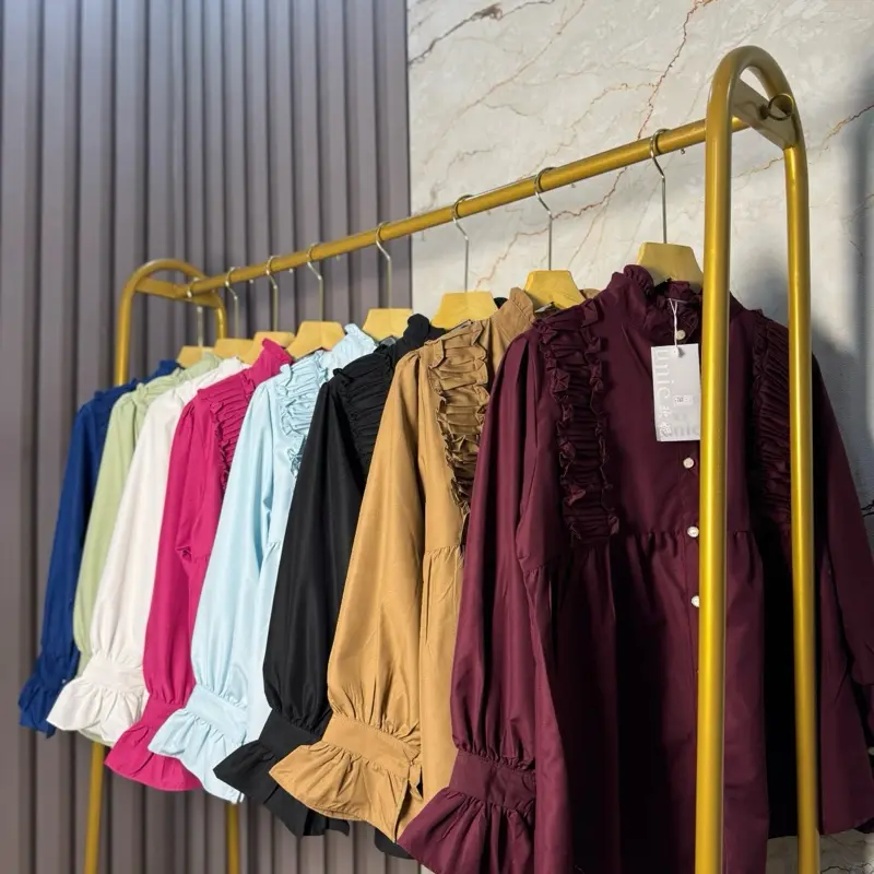 luna top , bahan infinity dengan model yg lucu
