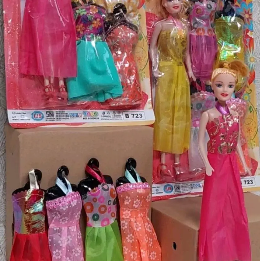 BONEKA Berbie MODELS FASHION BEAUTY - MAINAN ANAk 1 boneka 4 baju