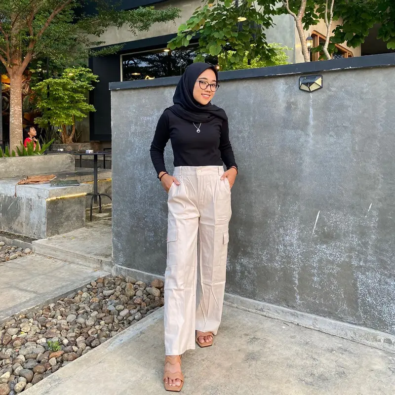 AESTORE - Zena Celana Kulot Cargo Panjang Wanita Highwaist Premium Berkancing Rasleting Bahan Twill Combad Premium Kekinian Korean Style Kantong kanan kiri pinggang belakang Karet  celana panjang Kerja Bawahan Basic Formal Samping Kantor Nyaman outfit 3