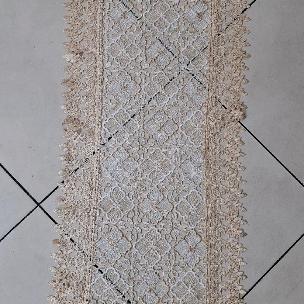 Taplak meja tamu renda brukat