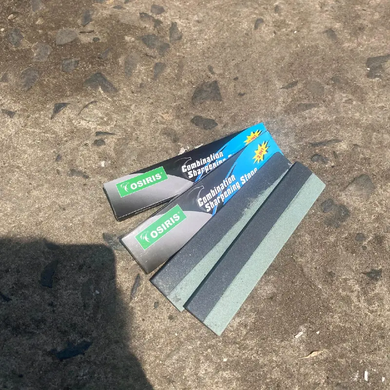 Batu asah Pisau Sadap Karet Merek Osiris - Batu Asahan - Knife 2