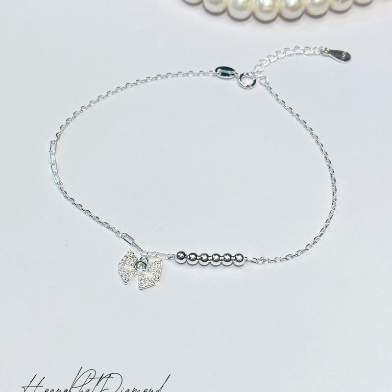 Hoàng Phát Phụ Kiện Lắc Chân Bạc Ý 925 Chữ Cong Mảnh Mặt Cái Nơ Tấm Phối Bi Tròn Trơn Thời Trang Cho Nữ LC72 KHÔNG XI KIM