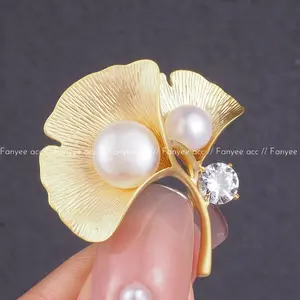 【Fanyee】Bros Daun Ginkgo Warna Emas Bermutiara Berkilau, Desain Elegan Model Baru Untuk Wanita Q384