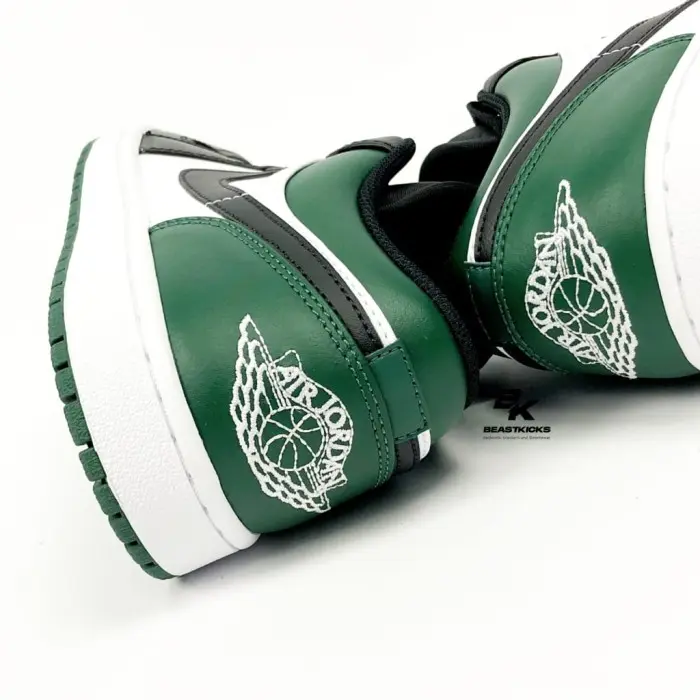 AIR JORDAN 1 LOW GREEN TOE 4