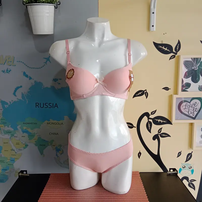 LINGERIE EXTRA JUMBO- BRA SET 9/ bra set yang cantik dan cocok banget buat wanita yang memakai nya 4
