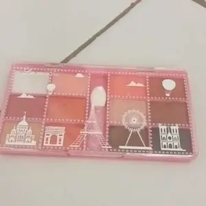 Eyeshadow 12 Color All in One Makeup Palette Blush Highlighter Tahan Air dan Tahan Lama LA289 5232