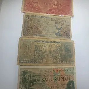 Paket MURAH HEMAT 4 lembar Uang kertas kuno Asli indonesia sesuai Foto, kondisi pernah beredar pada masa nya, APA ADANYA..