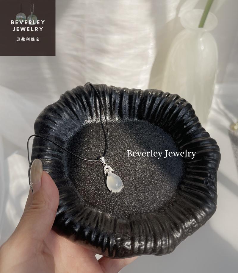 Product Introduction of Beverley Jewelry-Water-foam jade necklaces, gift for festivals, romantic token, enhance women's elegance, collectible, investment recommendation 15