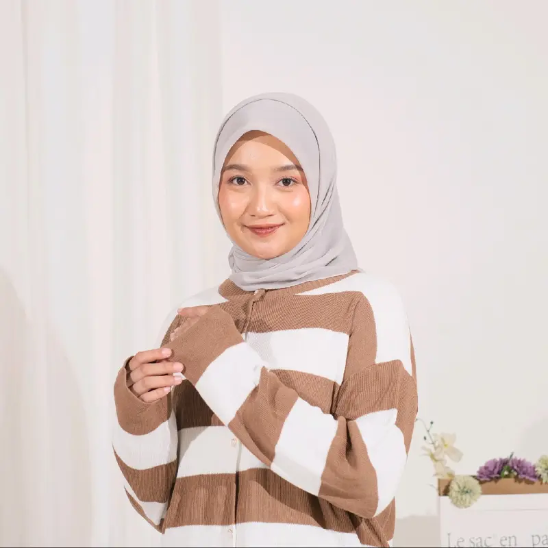 Cardigan Baju Knitwear Rajut Premium dengan Kancing untuk Wanita Lengan Panjang - Casual, Crop, Kerah, Outer Nyaman Oversize Kardigan Sweater Tebal Atasan Tangan Lembut Hitam 3