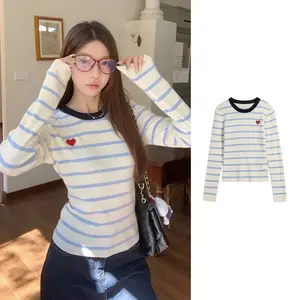 Kaos Wanita Bergaris Biru Bermotif Hati Lengan Panjang Bersulam Leher Kru