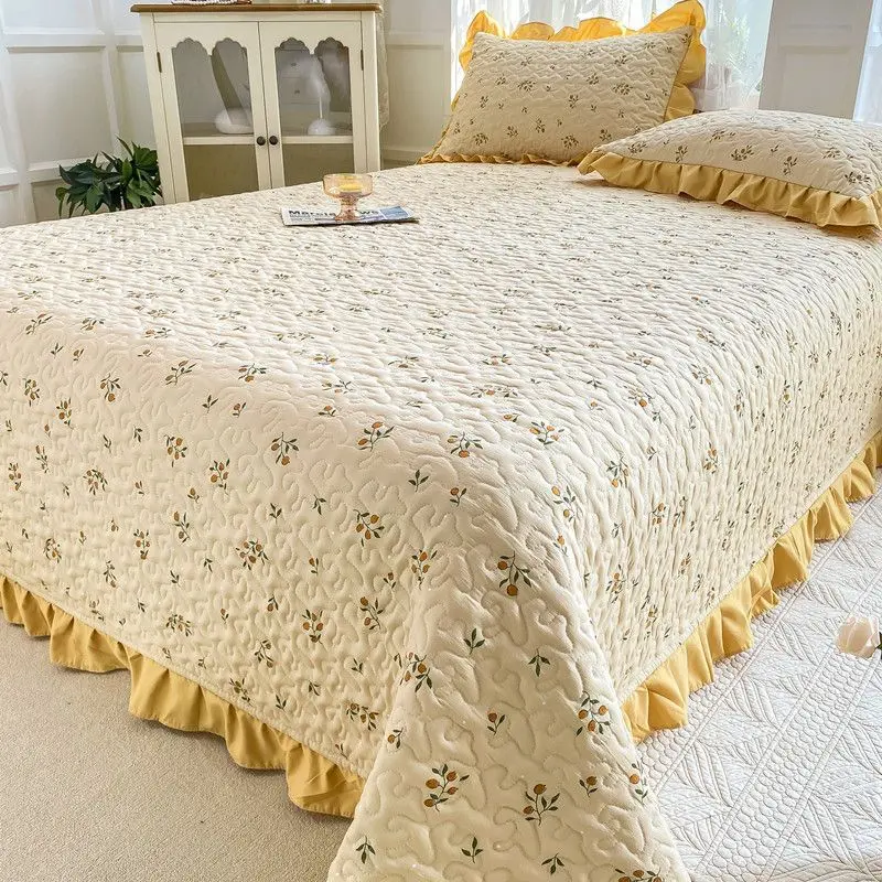 Cute Flower Bed Sheet Double-Layer Yarn Bedspread 3 In1 Bed Sheet and Pillowcase Non-Slip Thick Quilted Soft Bed Sheet Four Seasons Universal Tatami Bedding King Size