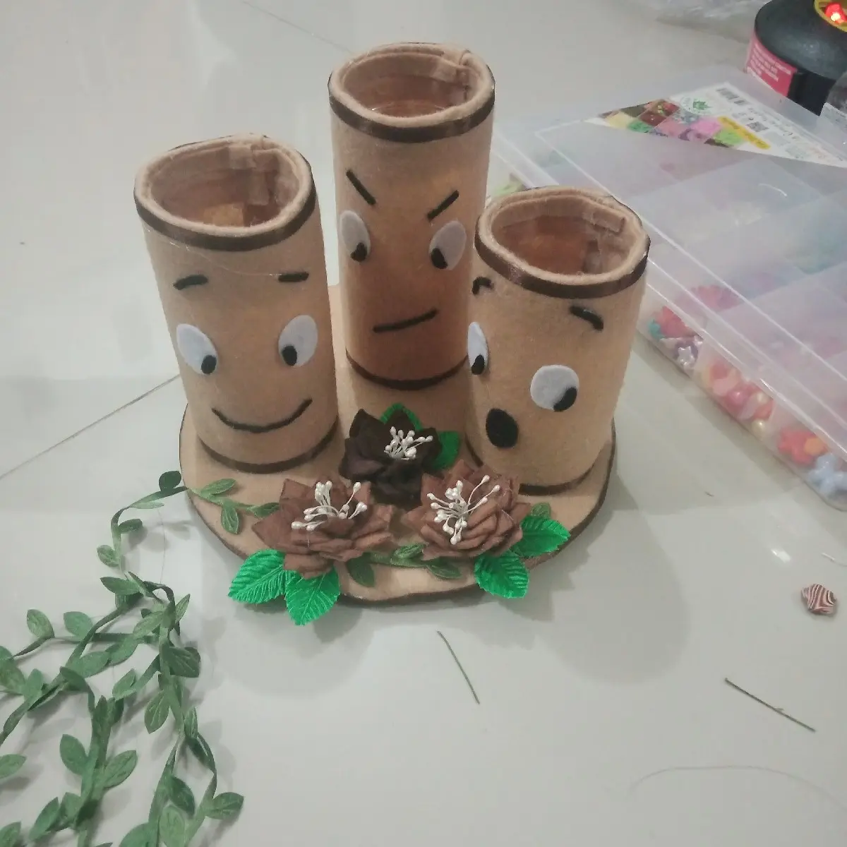 Tempat Pensil Dari Daur Ulang dan Flanel Karakter