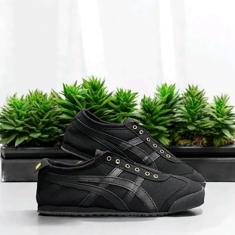 Sepatu Slip on Pria Keren Sandal Wanita Dewasa Kekinian Casual Terbaru Simple Hitam Flat Shoes Canvas Karet 0