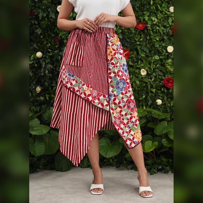 Gambar NONA RARA - Vini Encim Merah Putih P0533, Rok batik wanita modern - ALL SIZE dari Nona Rara Batik Kota Administrasi Jakarta Timur Tokopedia