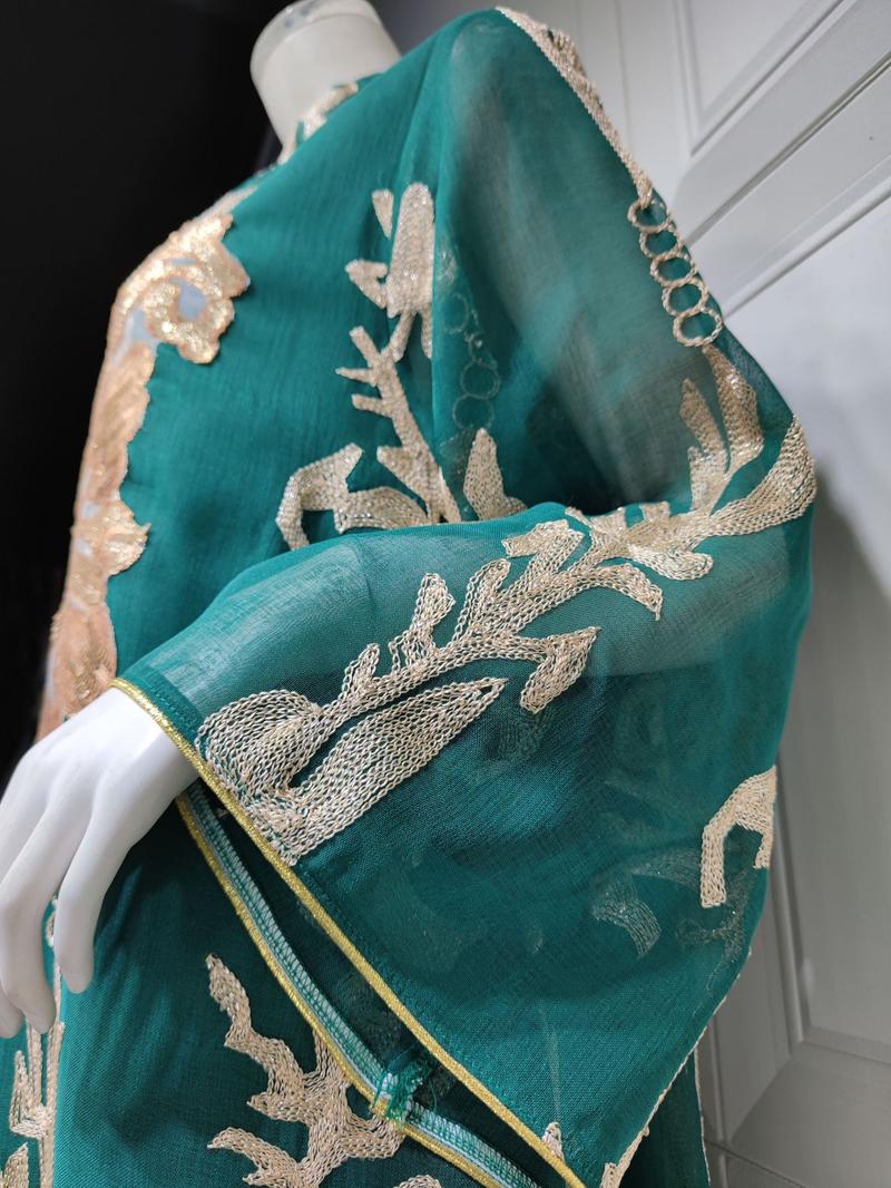 Product Introduction of Baju raya Middle East Cross border Golden Pearl Embroidered Yarn Muslim Female Jalabiya Dubai Arab Abaya 14
