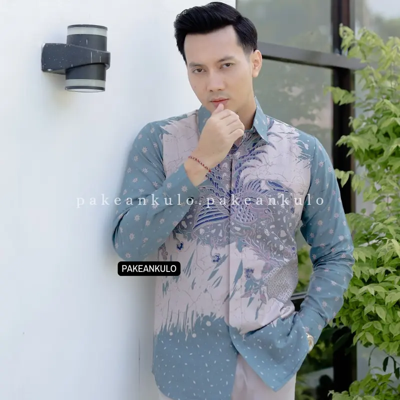 Pakeankulo Batik Pria Premium Slimfit Motif Pramudya Biru Langit 2