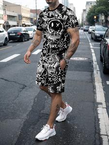 Conjunto de camiseta y shorts para hombre con estampado de grafiti, estilo casual para deportes, corte ajustado con patrón degradado