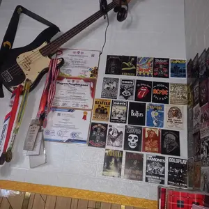 (PAKET HEMAT 20 PCS) WALLPAPER DINDING VINYL MARBLE / Stiker Lemari Cabinet Marble 30X60CM • High Quality