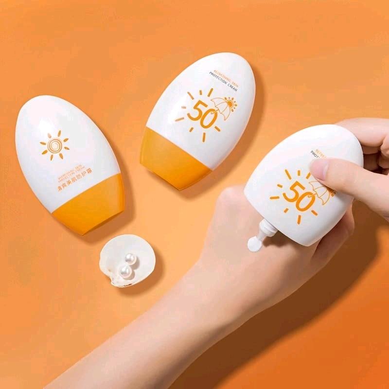 SPF 50 Sunscreen Whitening Sunblock Cream Wajah Dan Badan Sunscreen Sun Protect & Moisture Pelindung dari Sinar Matahari UV Protection Cream Tidak Lengket Tahan Air Double Whitening Lightweight Refreshing Mencegah Penuaan Dini 5