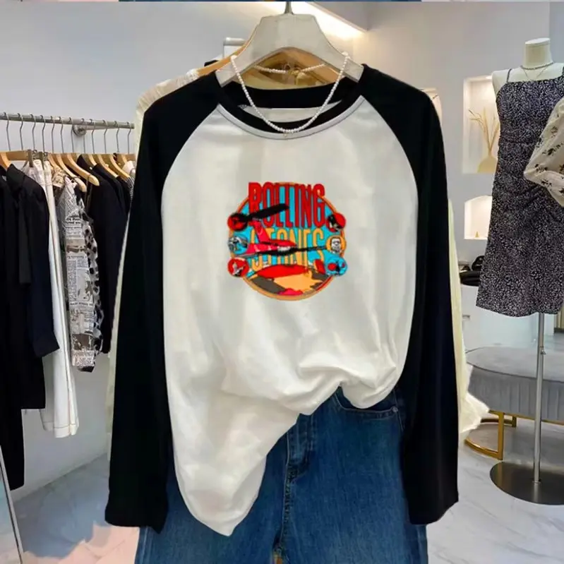 Large size interior with German velvet cartoon print, shoulder length long sleeved T-shirt for women, autumn and winter new style, loose and slimming top for women