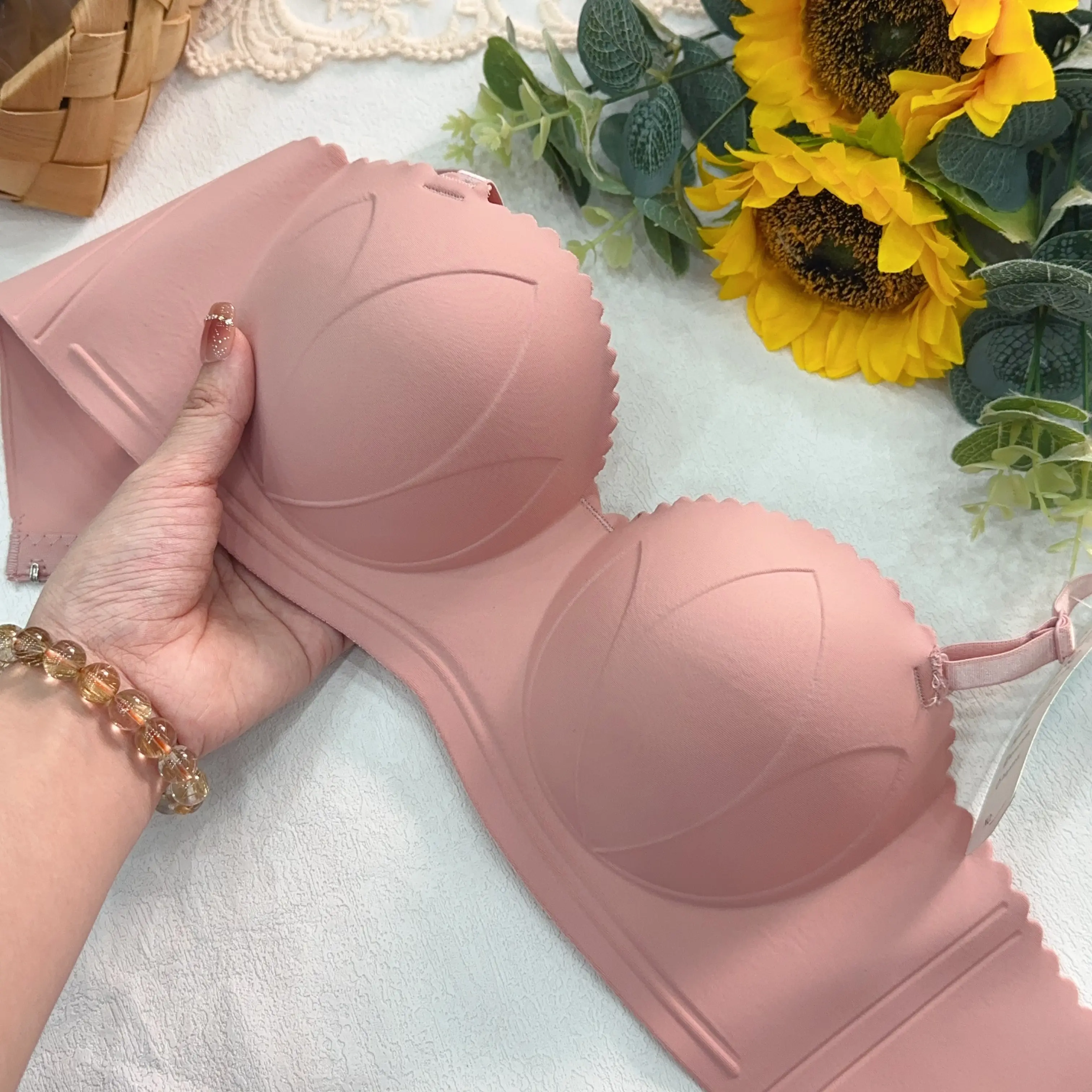 Áo ngực nữ combo 3 cái nâng form đẹp chống tuột không dây v1 nhiều màu sắc lựa Áo ngực nâng ngực không gọng kiểu mới 2025 chất lượng cao, chống chảy xệ, mút dày, thoáng khí, thoải mái cho nữ