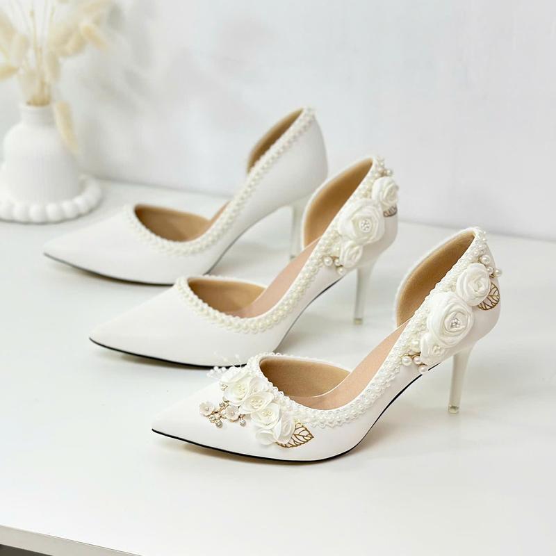  Giày Cao Gót Khoét Eo Viền Ren Gót 8 cm Shoes Nữ Women Có Quai Jean Da Tổng Hợp P.U Cao Cấp Màu Trắng Xuất Xứ Việt Nam 