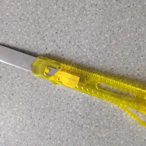 Alat Sulap Pisau Cutter Kebal aman di kulit cocok untuk atraksi dan Games magic worm